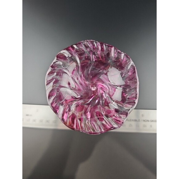 Signed CAS Chris Smith West Virginia Art Glass, Cranberry Bud Vase, Flower Shape - Picture 9 of 9